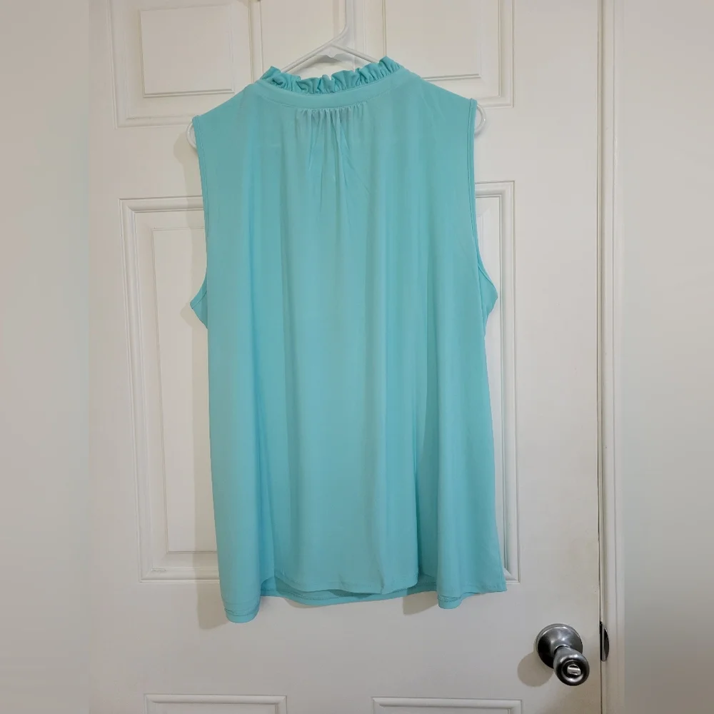 Top - Picture 3 of 3